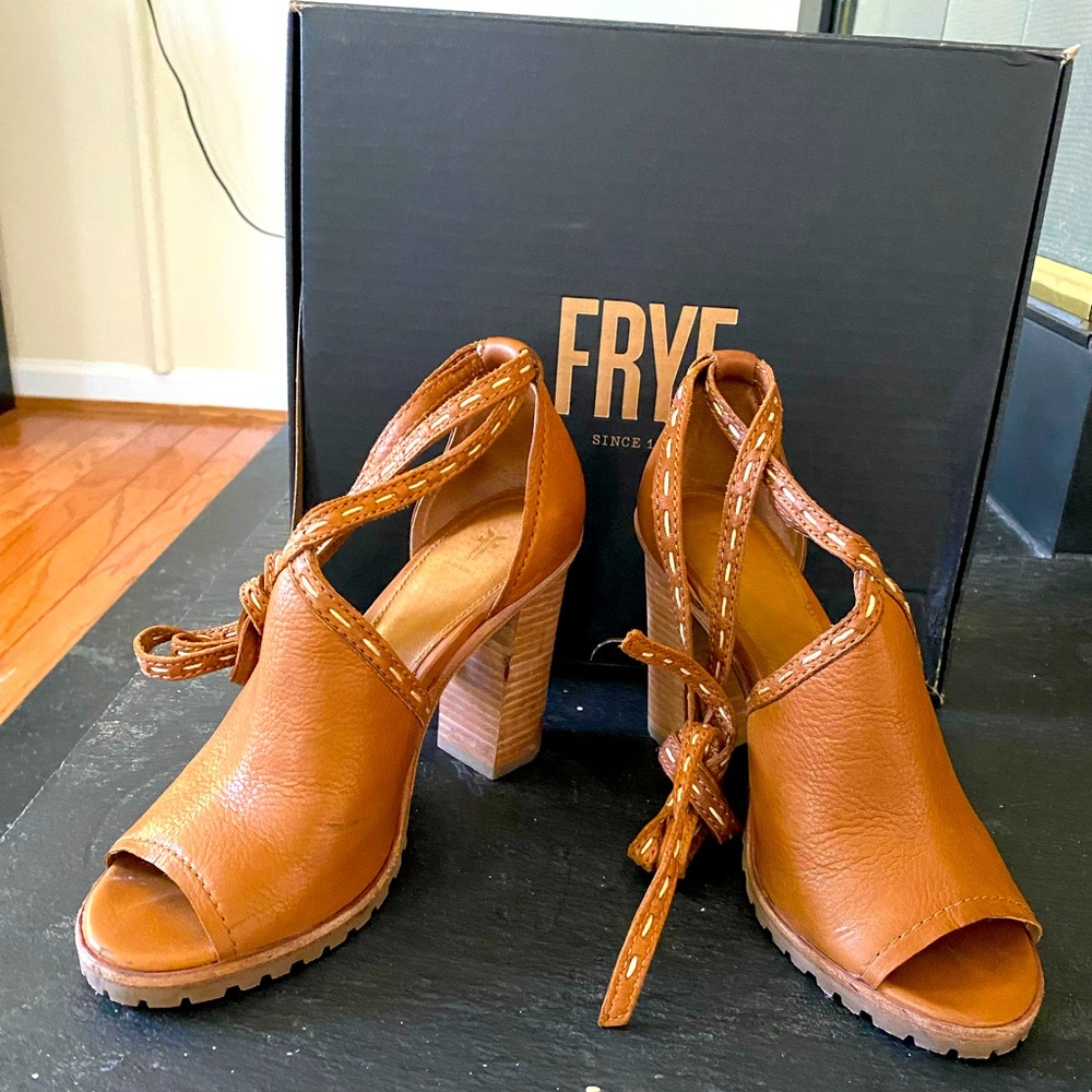 Frye - 6.5 - Picture 4 of 6